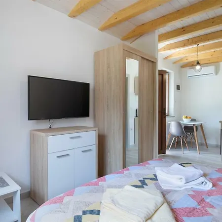 Leonardo&mak Apartment *